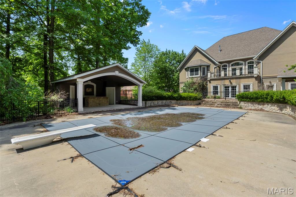 425 Windwood Lake Drive