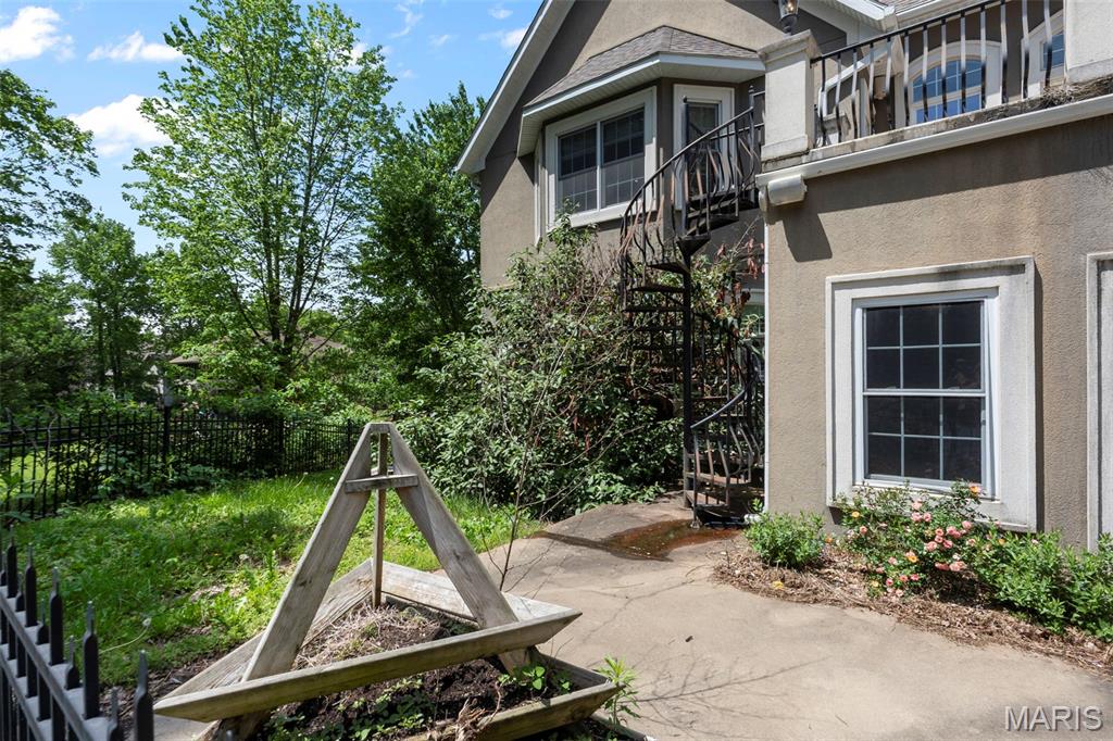 425 Windwood Lake Drive