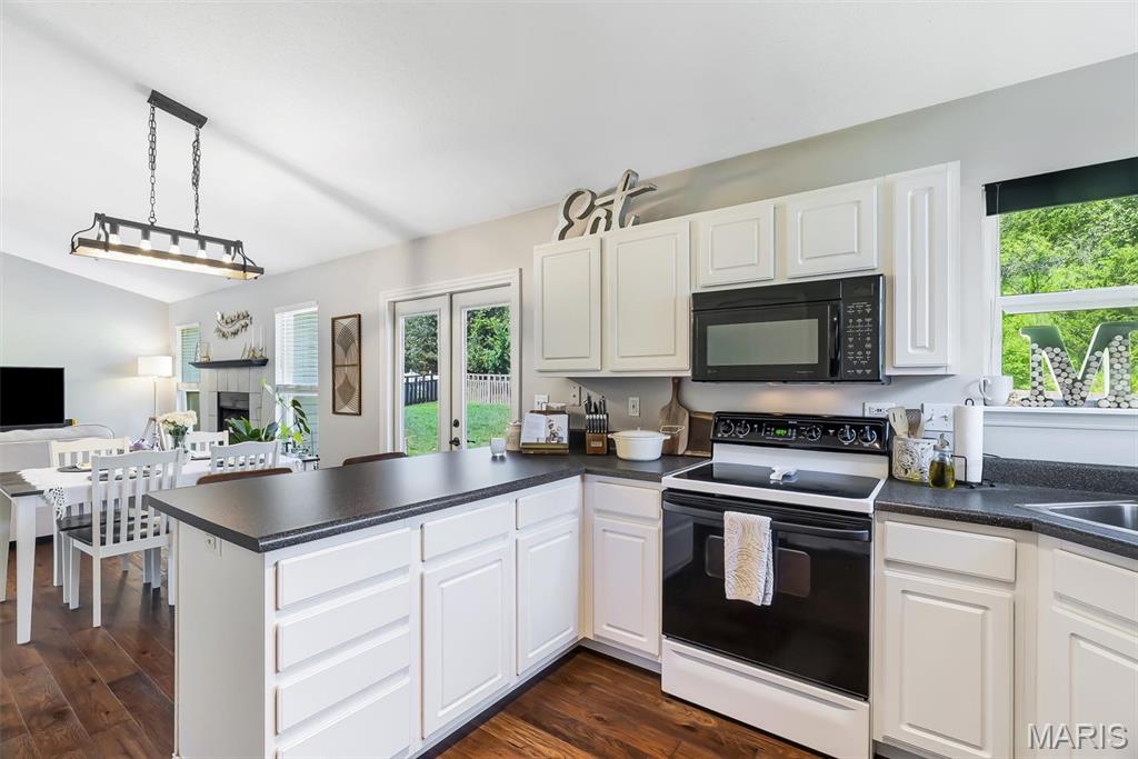 2253 Fairway