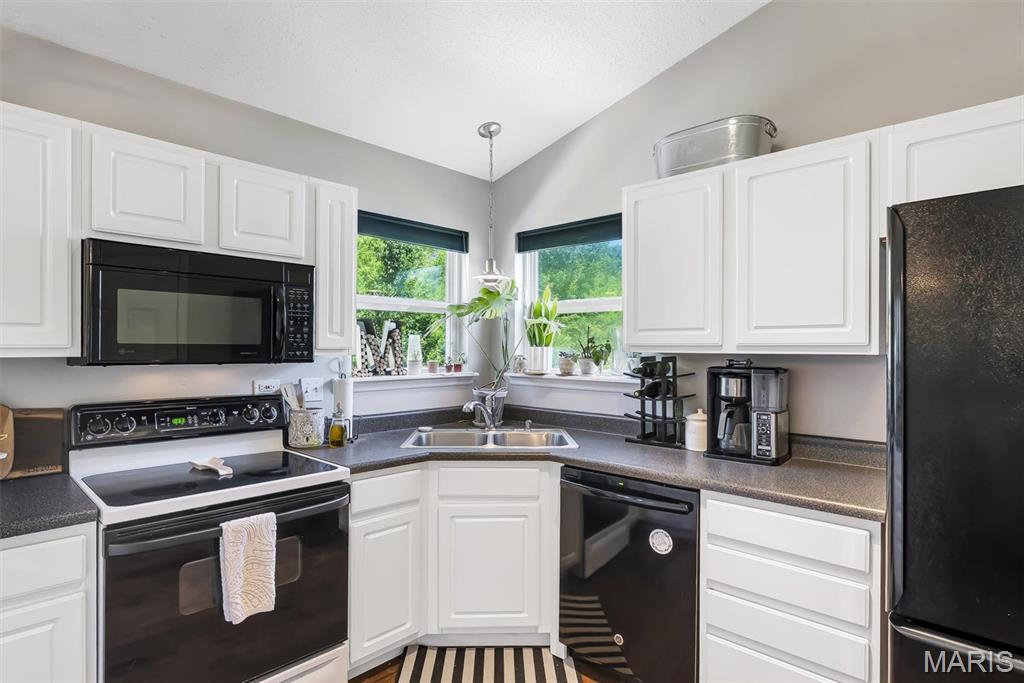 2253 Fairway