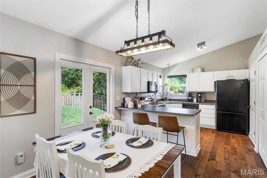 2253 Fairway