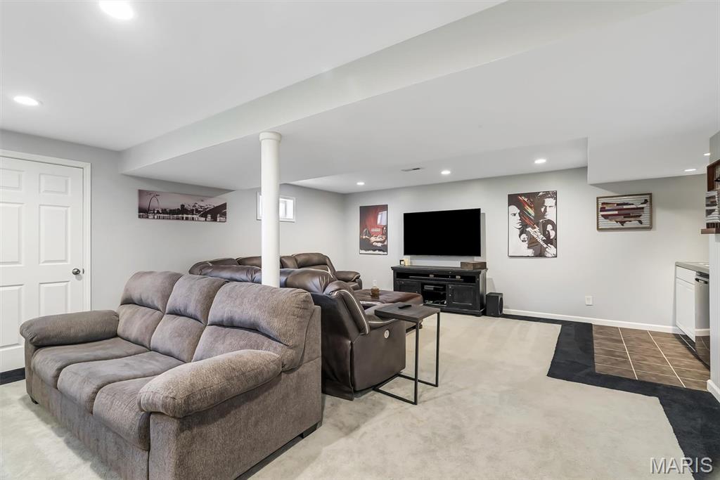 2253 Fairway