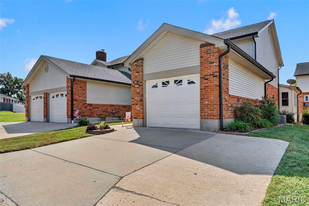 222 Deer Hollow Court Unit: 17