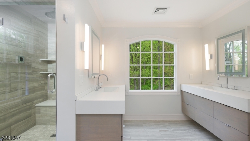 118-2 Dryden Rd