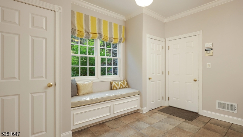 118-2 Dryden Rd