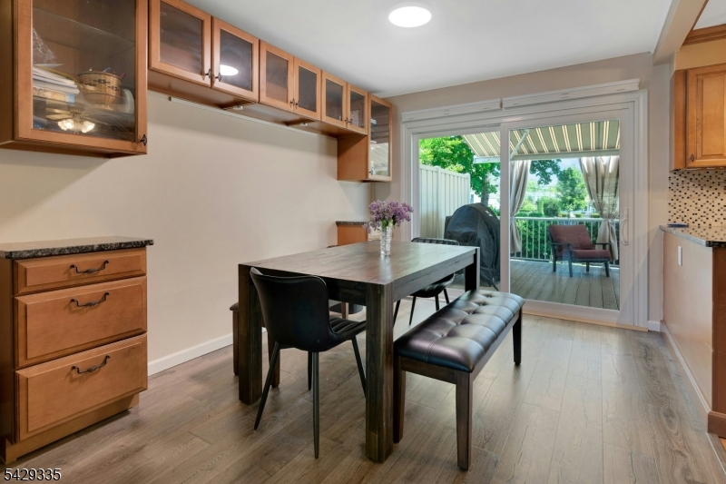 15 Maxine Dr