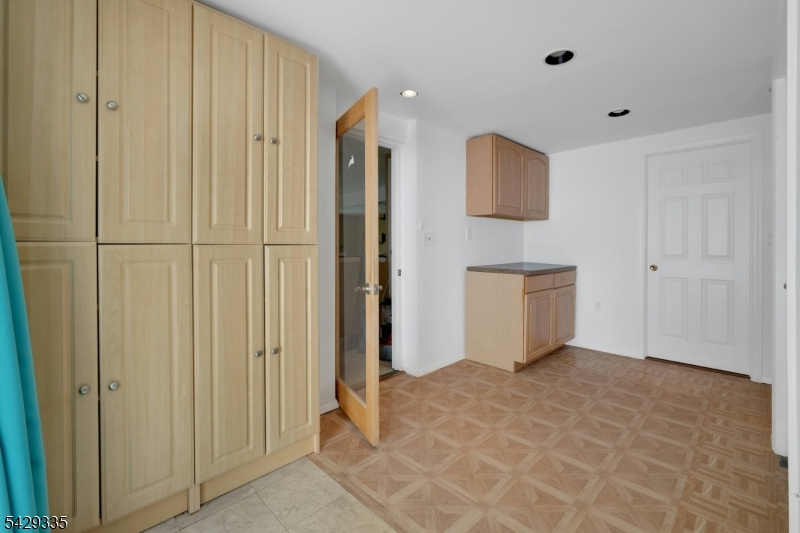 15 Maxine Dr