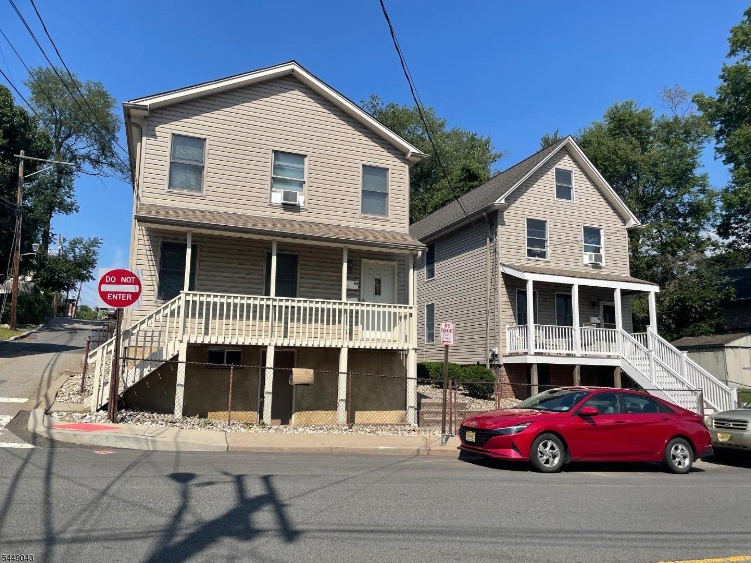 96 Macculloch Ave