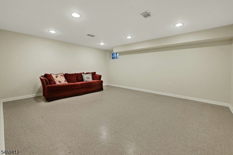 76 Keats Way