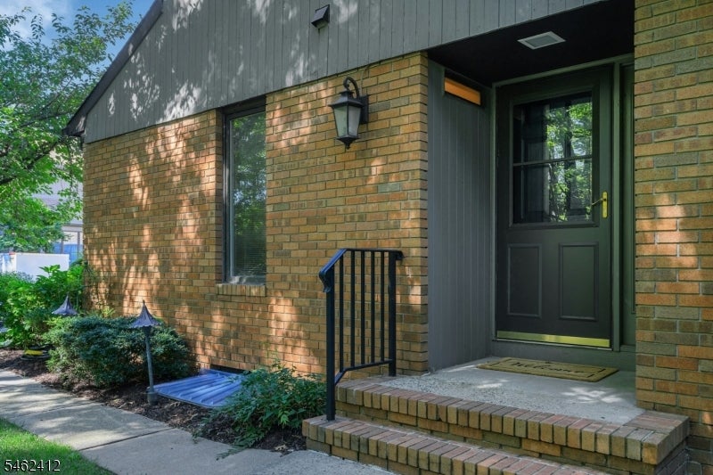 76 Keats Way