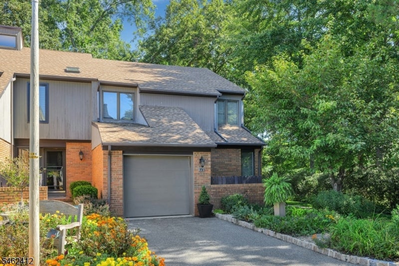 76 Keats Way