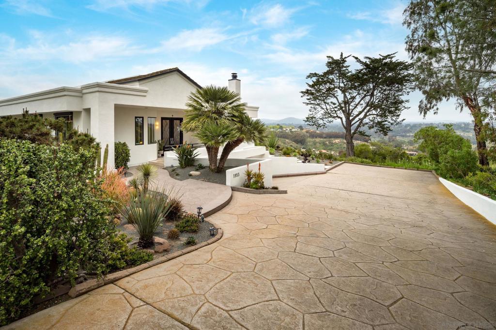 1953 Crest Drive