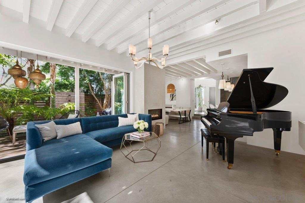 119 Mozart Ave