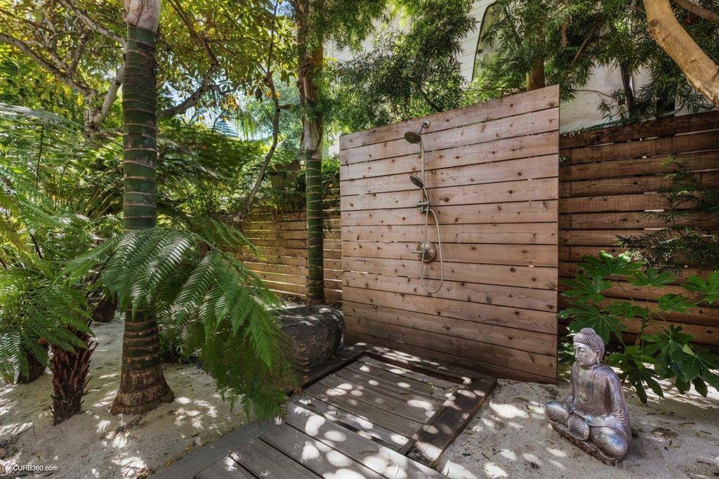 119 Mozart Ave
