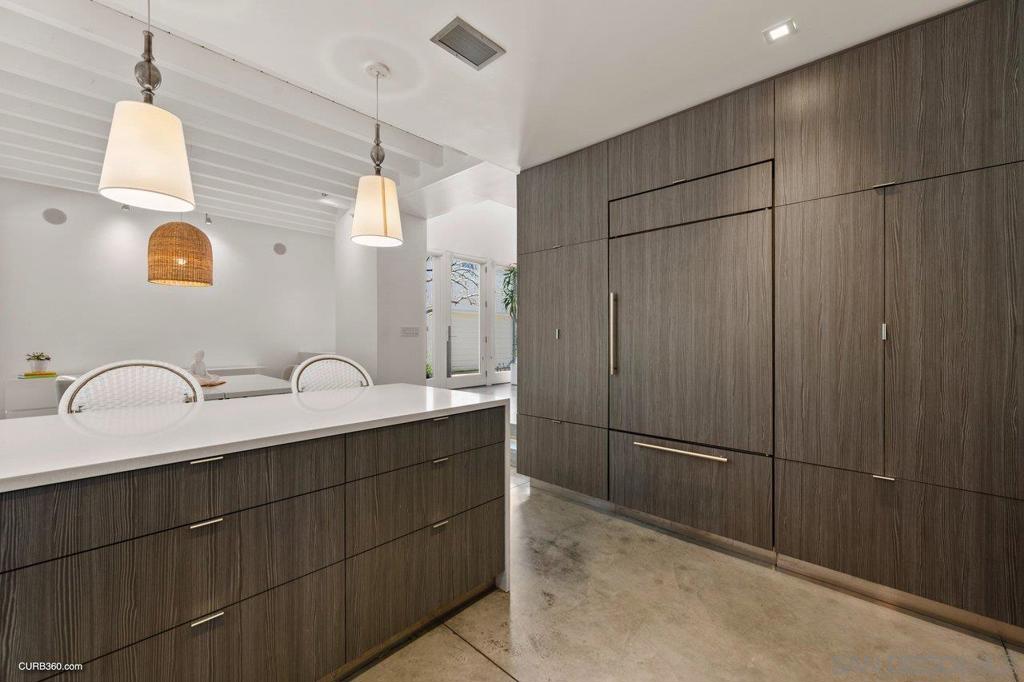119 Mozart Ave