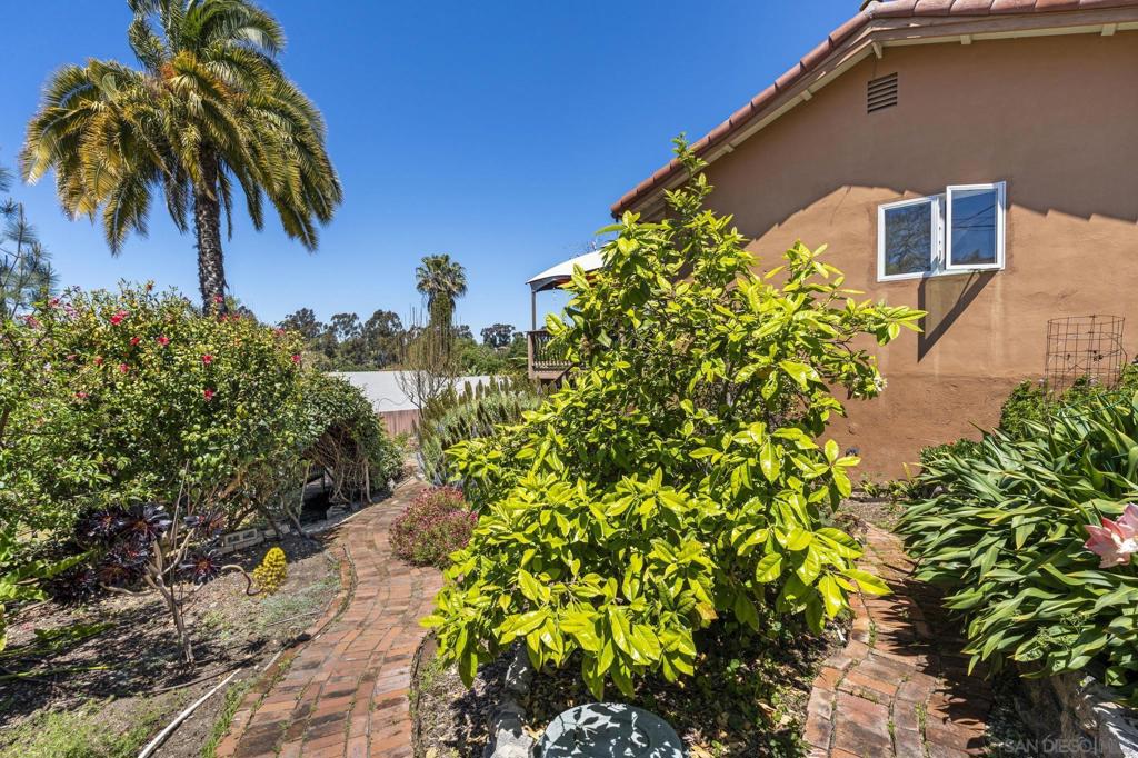923 Sunset Drive