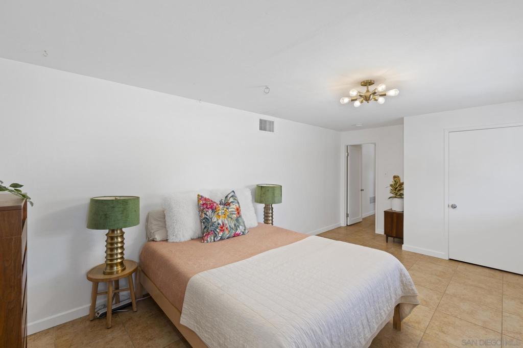 923 Sunset Drive
