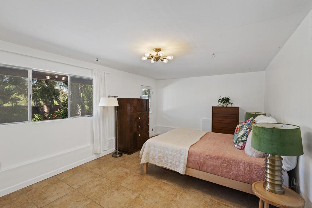 923 Sunset Drive