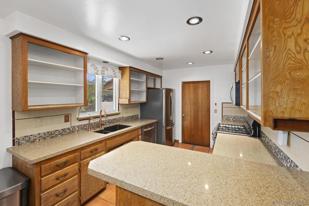 923 Sunset Drive