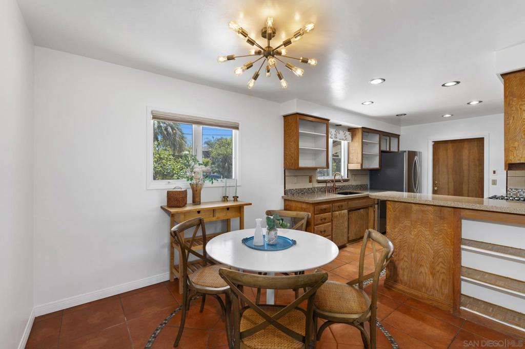 923 Sunset Drive