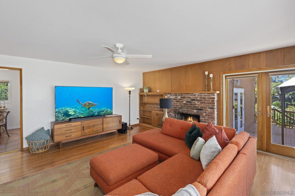 923 Sunset Drive