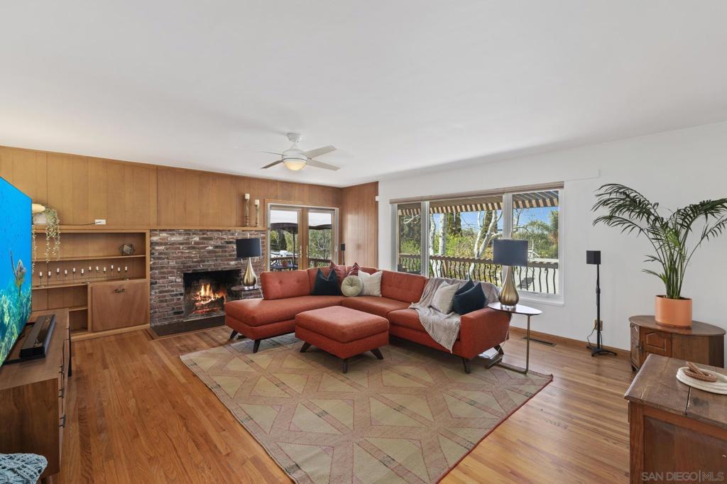 923 Sunset Drive