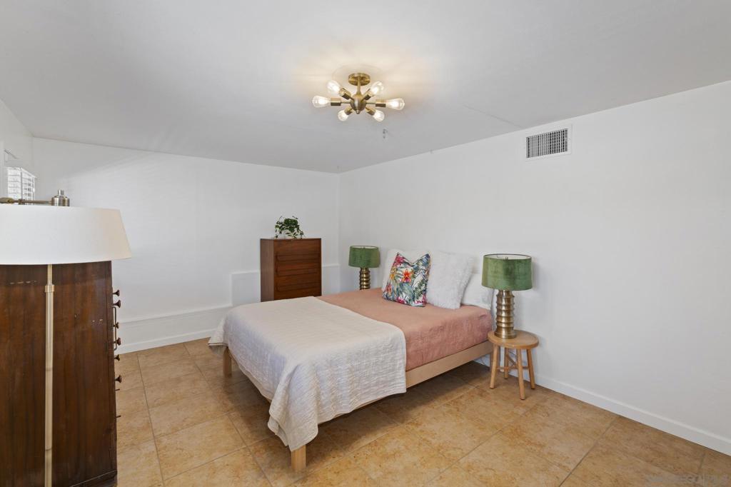 923 Sunset Drive