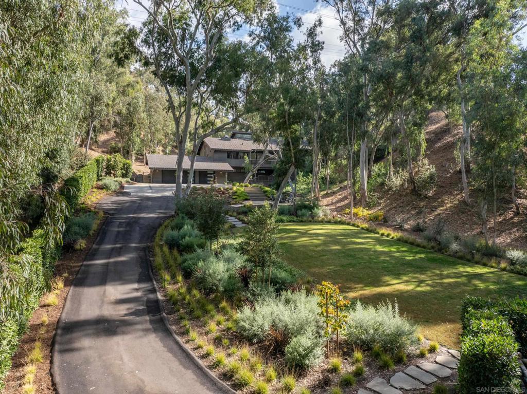 15131 El Camino Real