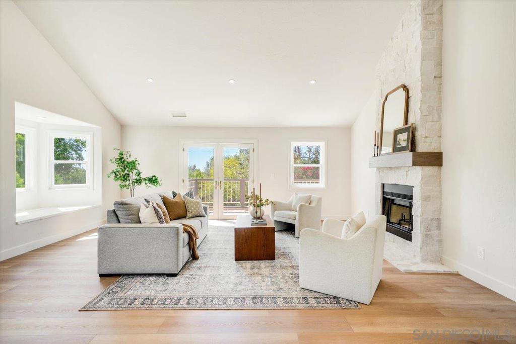 2114 Vista Valle Verde Dr