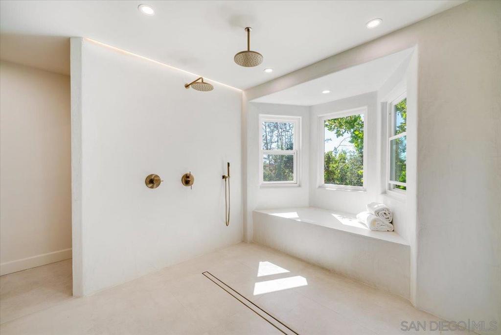 2114 Vista Valle Verde Dr