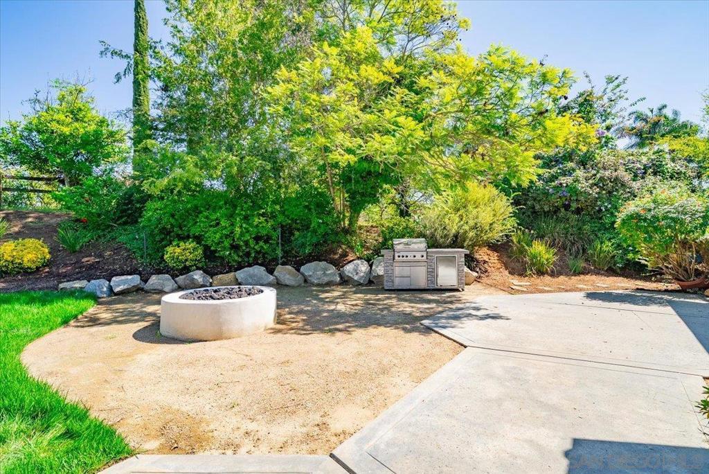 2114 Vista Valle Verde Dr