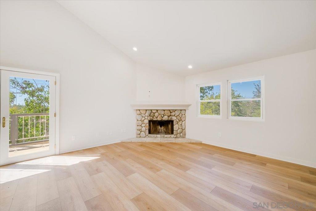 2114 Vista Valle Verde Dr