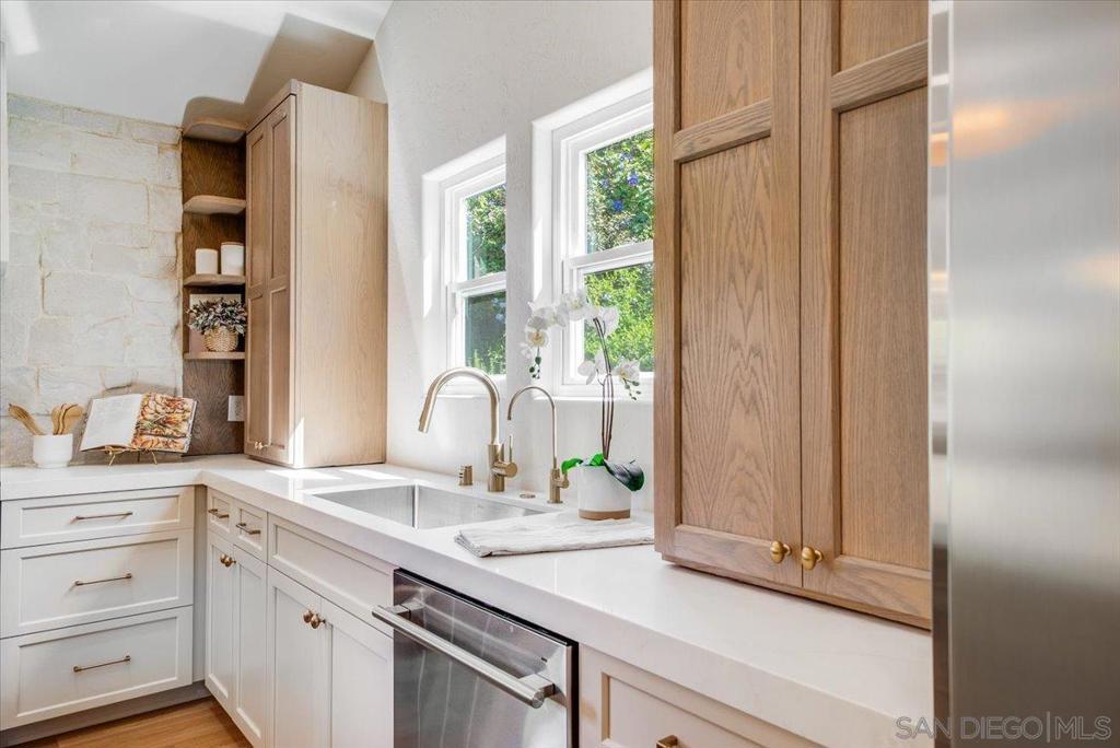 2114 Vista Valle Verde Dr