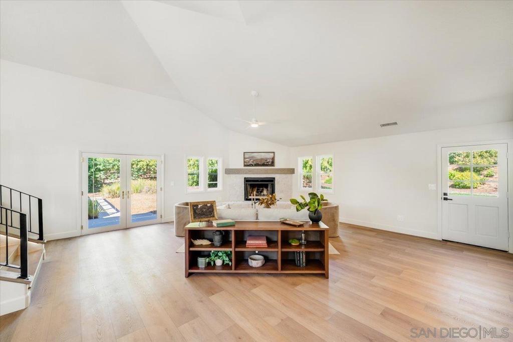 2114 Vista Valle Verde Dr