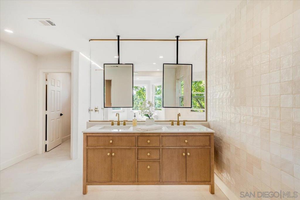 2114 Vista Valle Verde Dr