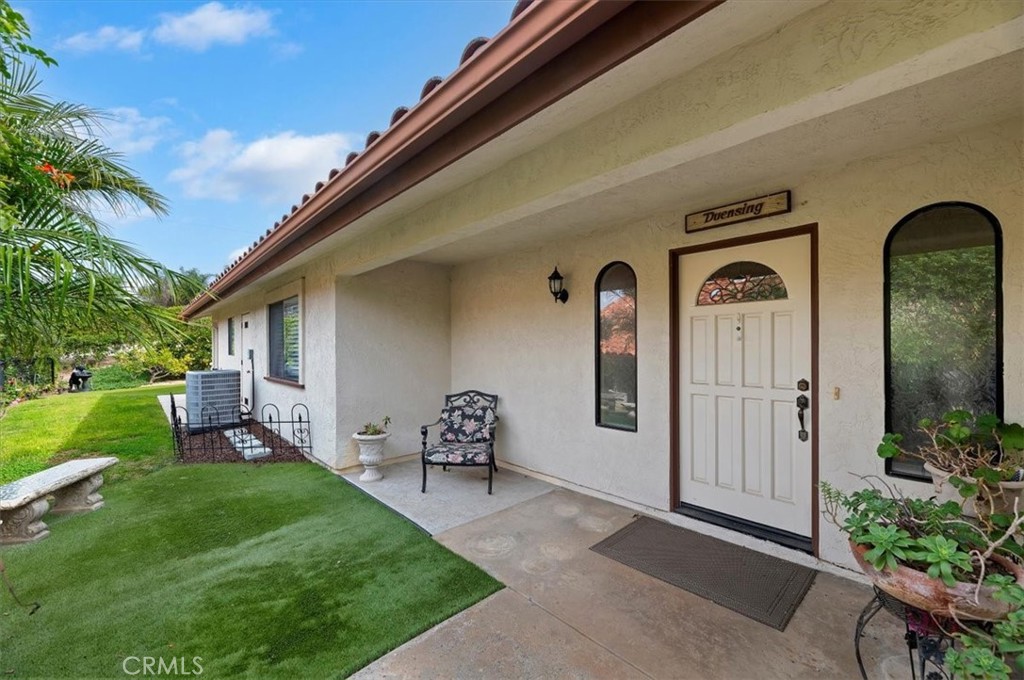 1168 N Crescent Ridge
