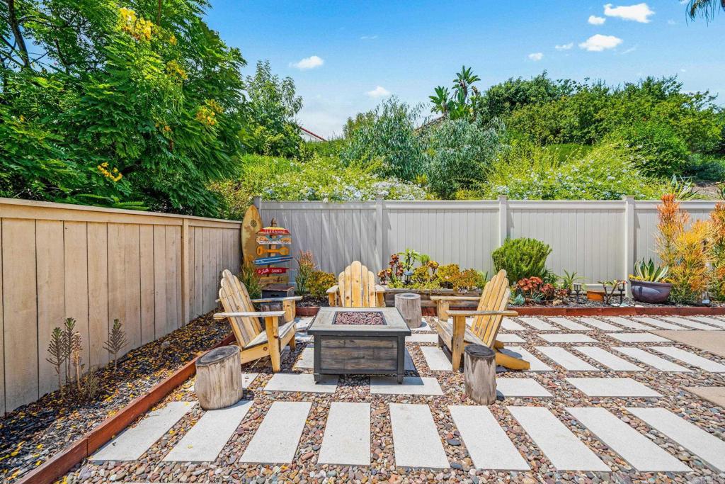 1733 Crystal Ridge Way