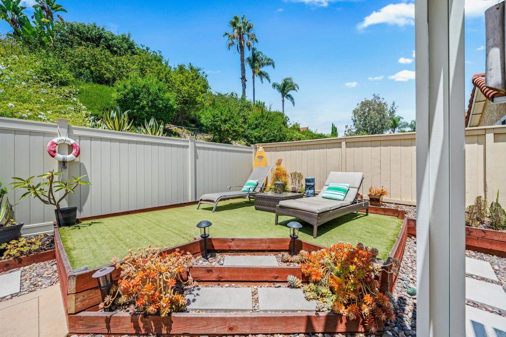 1733 Crystal Ridge Way