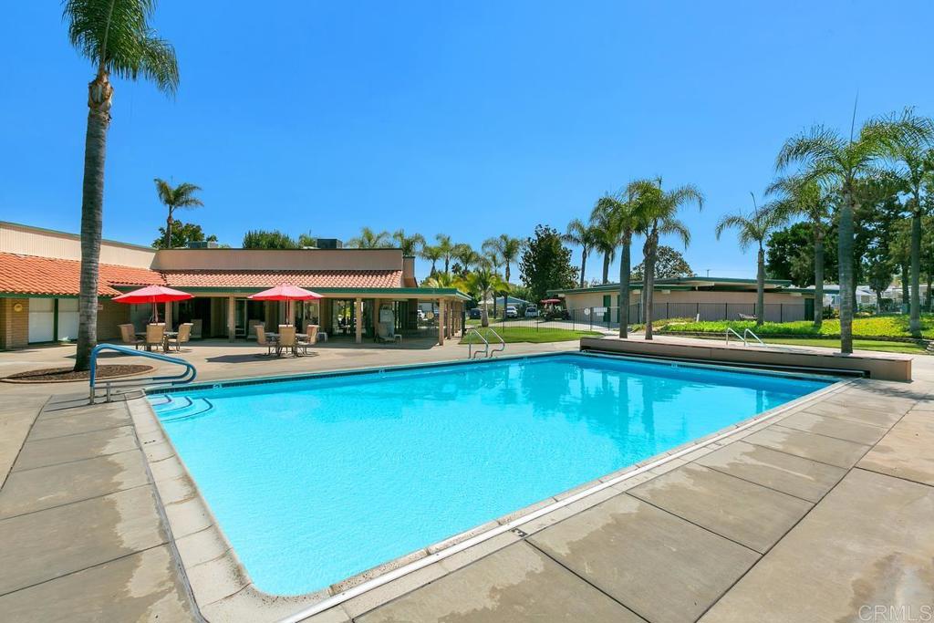 525 W El Norte Parkway 106