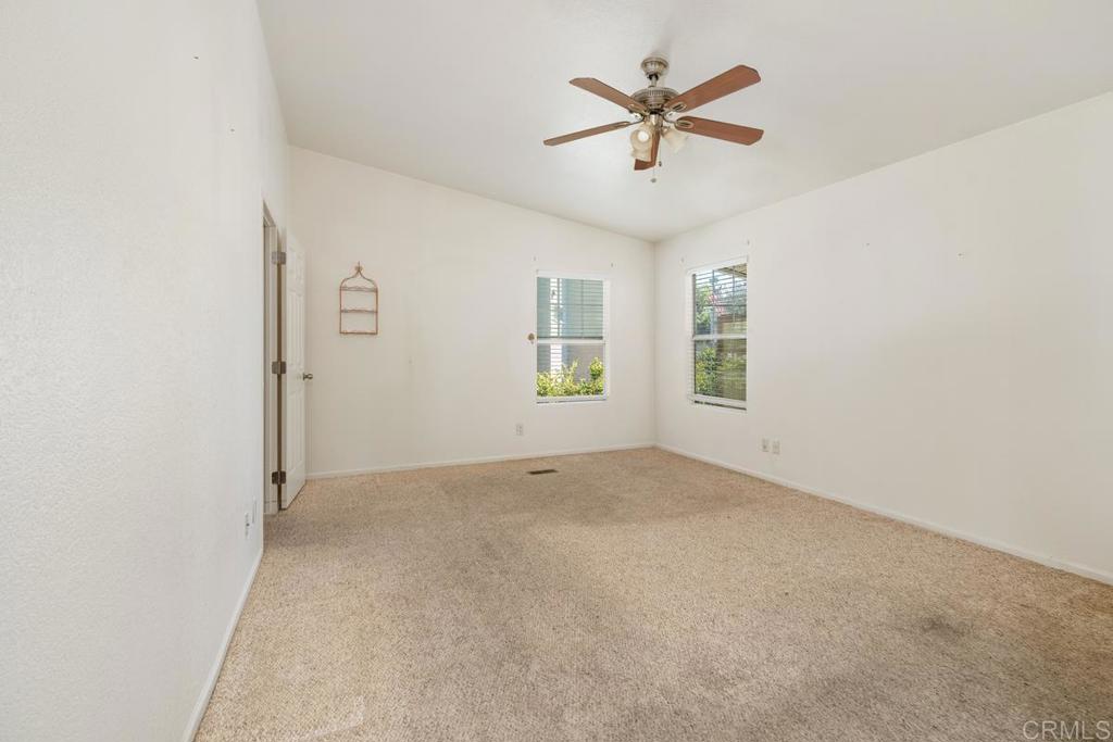 525 W El Norte Parkway 106