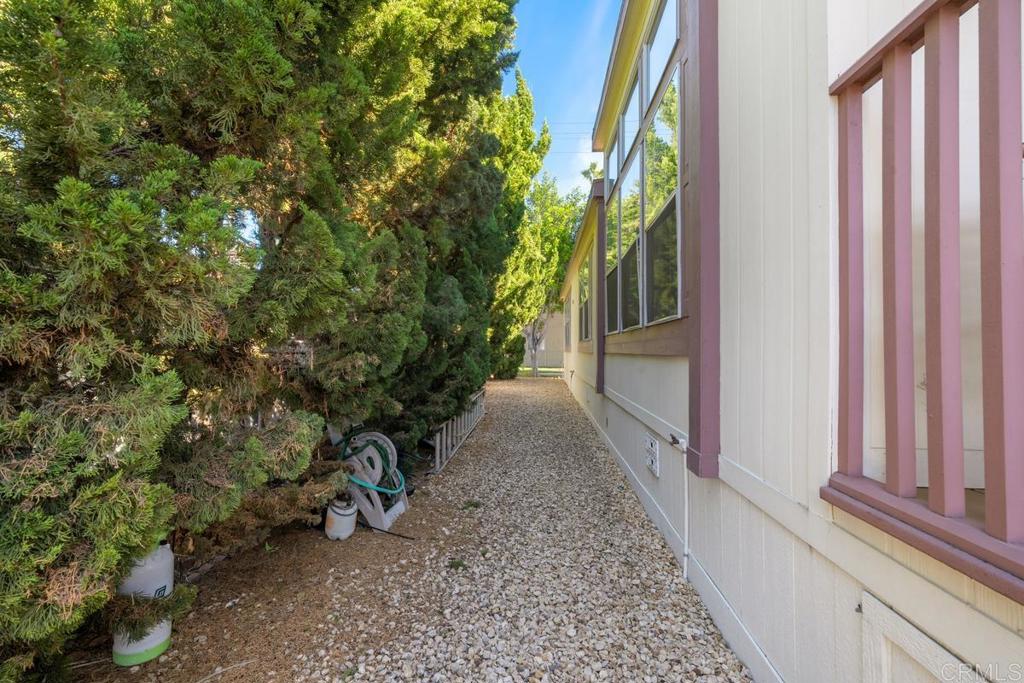 525 W El Norte Parkway 106