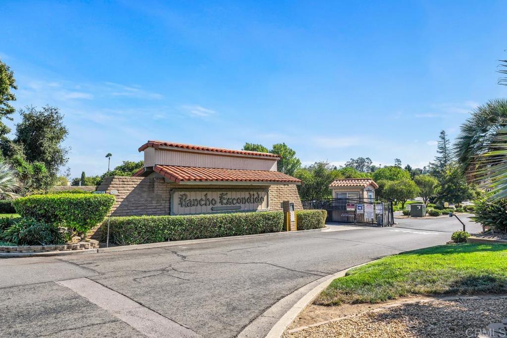 525 W El Norte Parkway 106