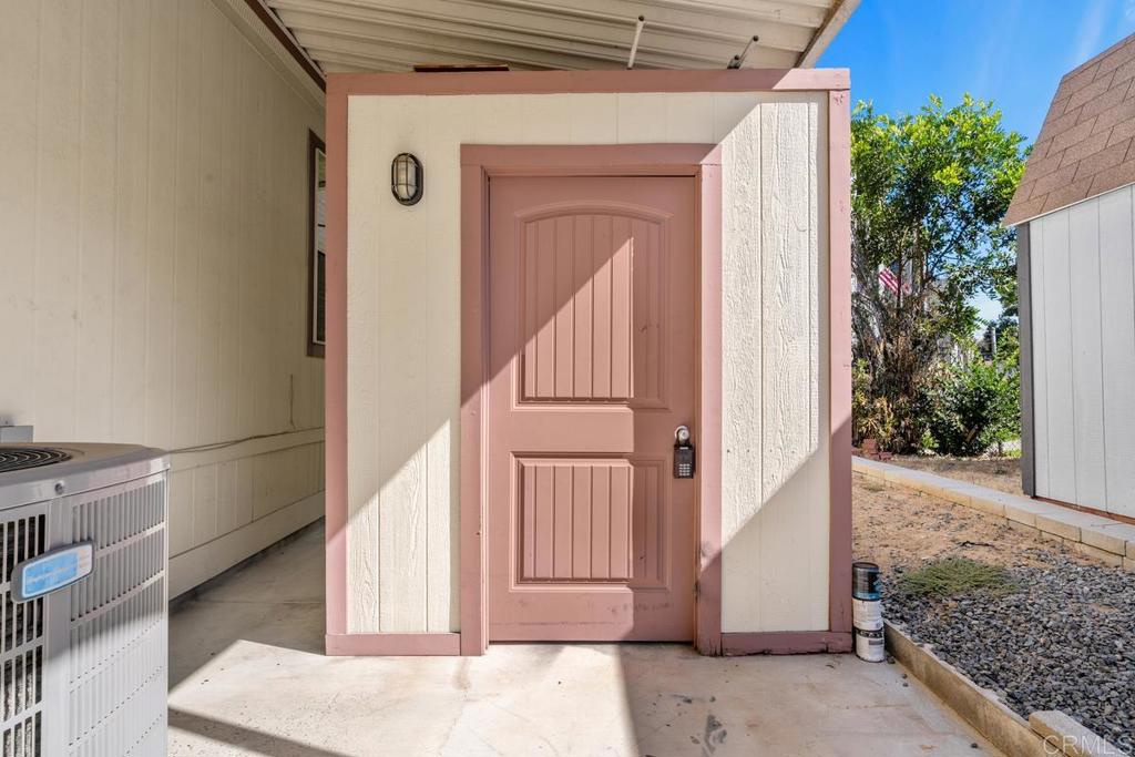 525 W El Norte Parkway 106