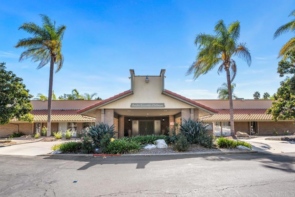 525 W El Norte Parkway 106