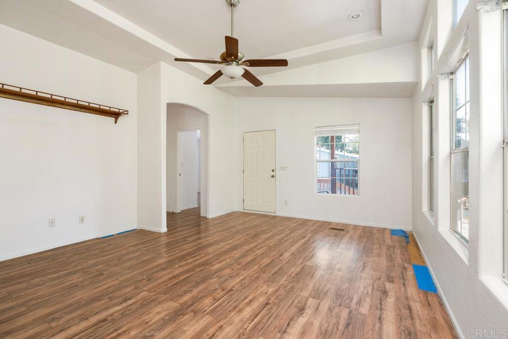 525 W El Norte Parkway 106