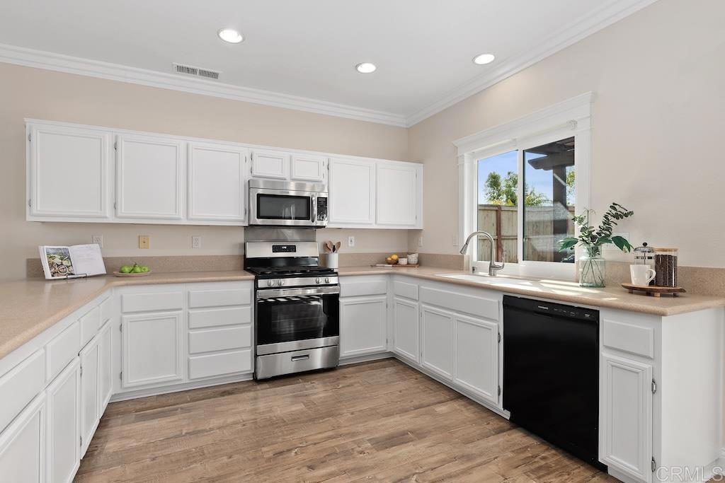 1283 Avenida Fragata