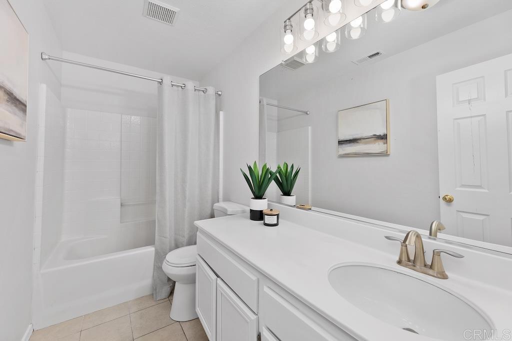 1283 Avenida Fragata