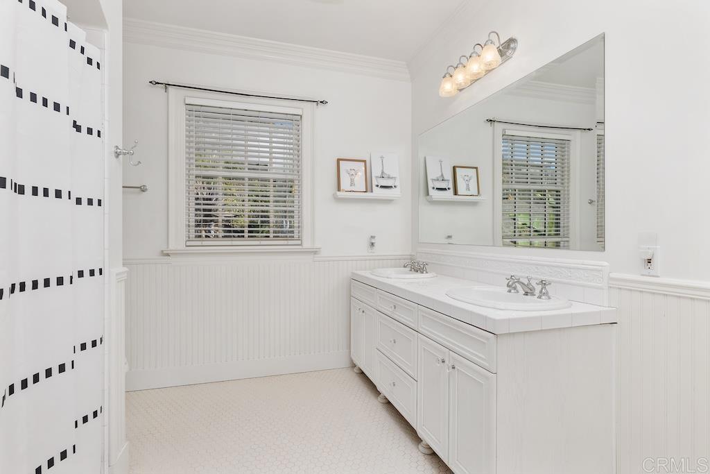 2196 Alessandro Trail