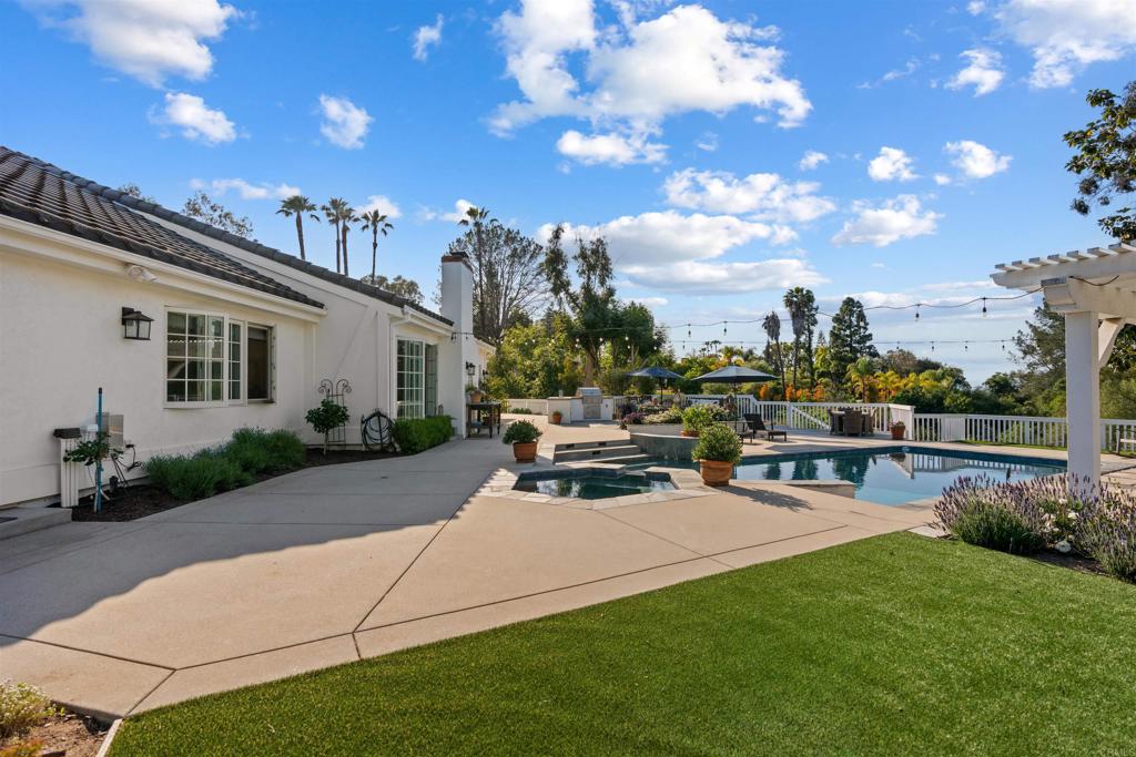 13326 Arroya Vista Rd