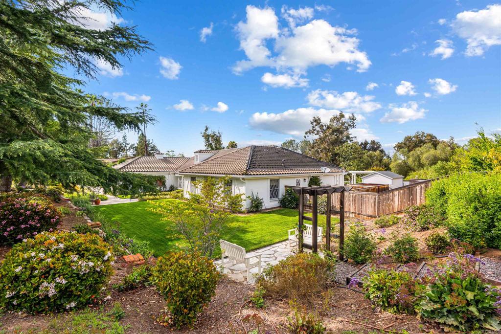 13326 Arroya Vista Rd